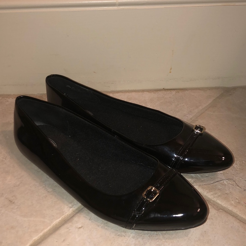 Dr. Scholls black shiny buckle flats